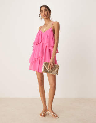 ASOS DESIGN - Gestuftes, mehrlagiges Mini-Trägerkleid in Rosa