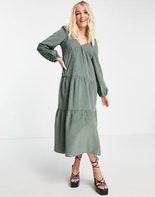 ASOS DESIGN - Gestuftes, mittellanges Babydoll-Hängerkleid aus Cord in Khaki-Grün