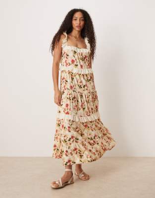 ASOS DESIGN - Gestuftes, schwingendes Maxikleid mit Spitzeneinsatz, Rüschen und Vintage-Blumenmuster-Bunt