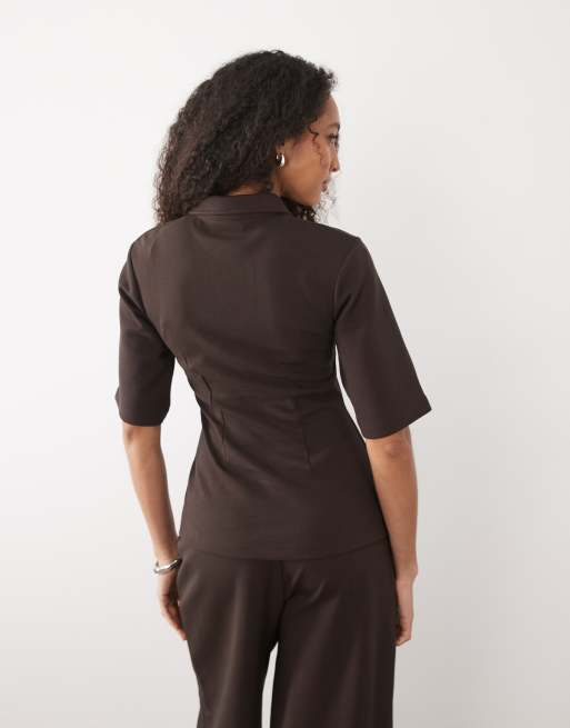 ASOS DESIGN - Getailleerd dubbelgebreid overhemd met peplumzoom in chocoladebruin, deel van co-ord set, 4 van 4