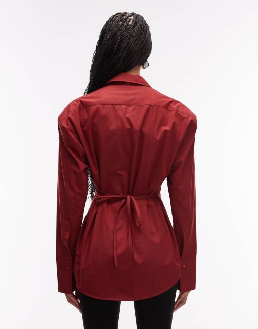 ASOS DESIGN - Getailleerd overhemd met schoudervullingen en gestrikte achterkant in rood, 3 van 4