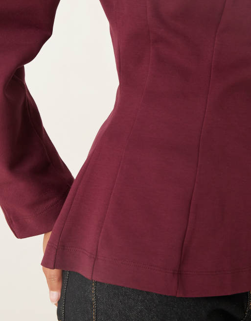 ASOS DESIGN - Getailleerd T-shirt met lange mouwen in bessenrood, 3 van 4