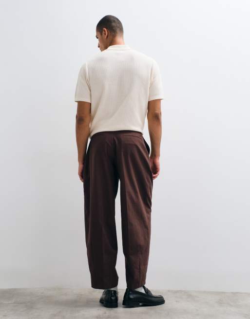 ASOS DESIGN getailleerde broek met riem en barrel leg in bruin met linnenlook, 3 van 5
