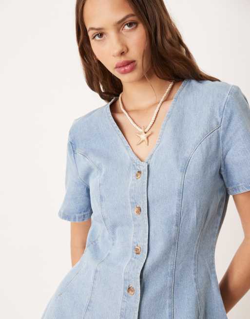 ASOS DESIGN - Getailleerde denim mini jurk met korte mouwen in lichtblauw, 3 van 4