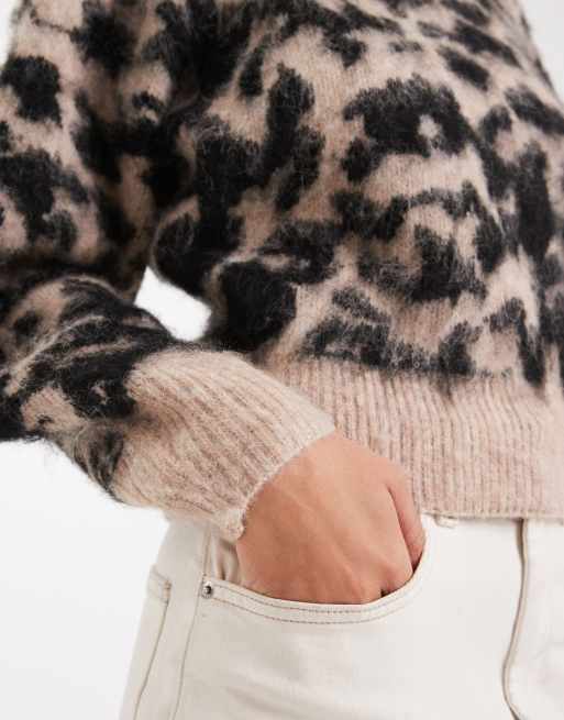ASOS DESIGN - Getailleerde geborsteld gebreide trui met raglanmouwen in bruine luipaardprint, 3 van 4