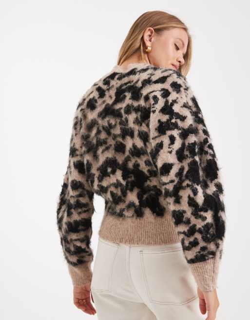 ASOS DESIGN - Getailleerde geborsteld gebreide trui met raglanmouwen in bruine luipaardprint, 4 van 4