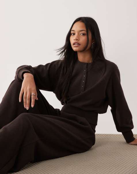 ASOS DESIGN - Getailleerde top met lange mouwen en knoopdetail in bruin, deel van co-ord set - view 1