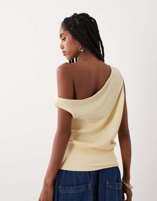 ASOS DESIGN - Getailleerde top met textuur en blote schouders in lichtgeel, 2 van 4