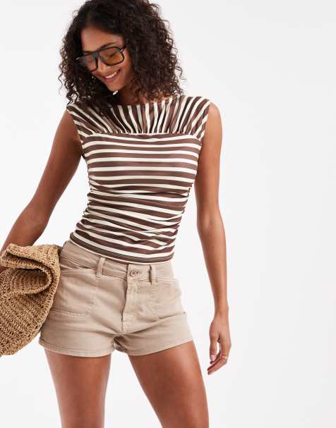 ASOS DESIGN – Gewaschene, knapp sitzende Micro-Shorts in Braun mit Fischgrätmuster - view 1