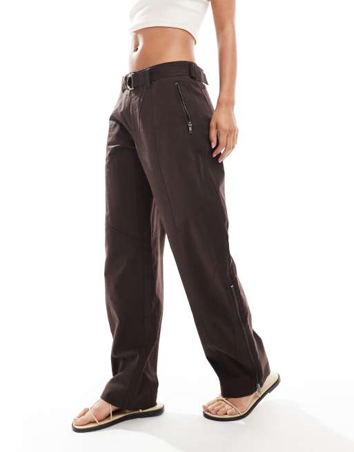 ASOS DESIGN - Gewassen utilitybroek met riem, panden en ritsdetail in chocoladebruin, 5 van 5
