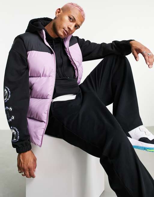 ASOS DESIGN - Gewatteerd gilet met contrasterend inzetstuk en opvouwbare capuchon in lila
