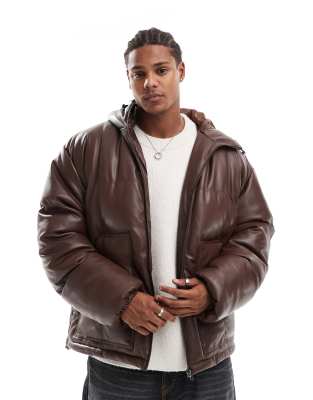 ASOS DESIGN - Gewatteerd puffer jack van imitatieleer met capuchon in bruin - view 1