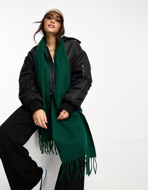 ASOS DESIGN – Gewebter Fransenschal in Tannengrün 