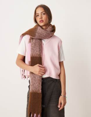 ASOS DESIGN - Gewebter Schal in Rosa und Braun mit großem Karomuster und Fransen-Bunt