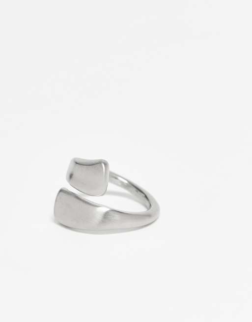 ASOS DESIGN – Gewickelter Bandring aus wasserfestem Edelstahl in Silberoptik  , 2 von 3