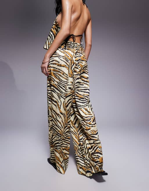 ASOS DESIGN - Gia - Pantaloni da mare in raso con stampa animalier, 2 di 5