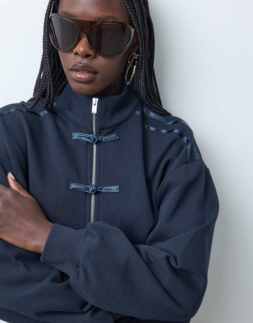 ASOS DESIGN giacca alla coreana con profili in raso coordinato navy, 1 di 8