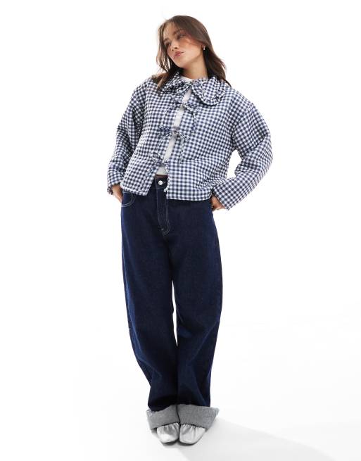 ASOS DESIGN - Giacca allacciata sul davanti a quadretti color blu navy e bianco con colletto