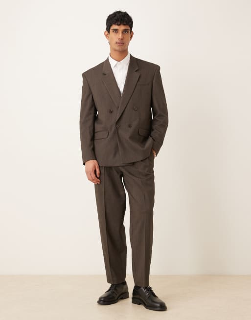 ASOS DESIGN - Giacca da abito comoda marrone a righe sottili con spalle squadrate, 2 di 5