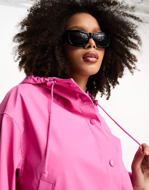 ASOS DESIGN - Giacca da pioggia corta gommata rosa con cappuccio, 3 di 4