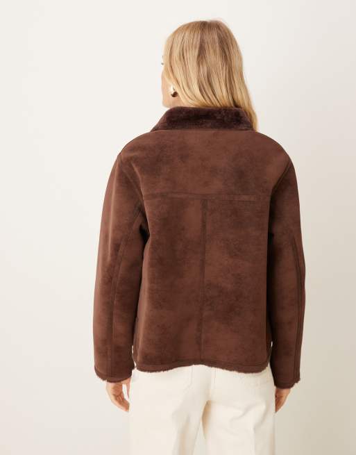ASOS DESIGN - Giacca doppiata in camoscio sintetico con collo a imbuto color cioccolato, 4 di 4