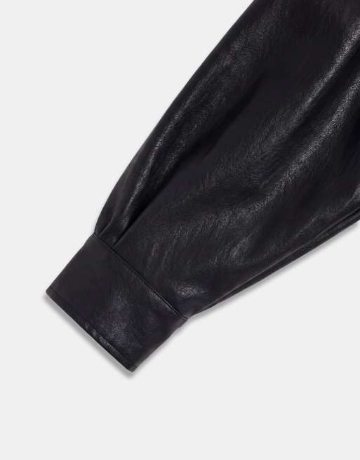 ASOS DESIGN giacca effetto pelle con spalle arricciate nera, 7 di 8