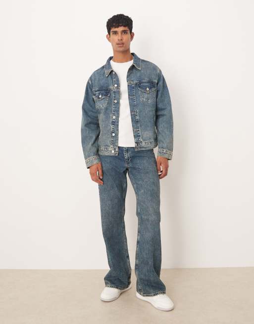 ASOS DESIGN - Giacca in denim stile trucker blu lavaggio medio con tinta gialla in coordinato, 2 di 5