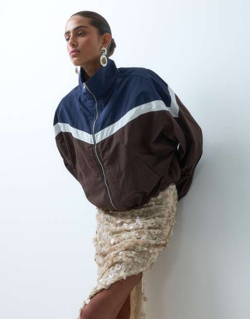 ASOS DESIGN giacca sportiva color block con maniche a pipistrello in navy e marrone cioccolato, 1 di 4