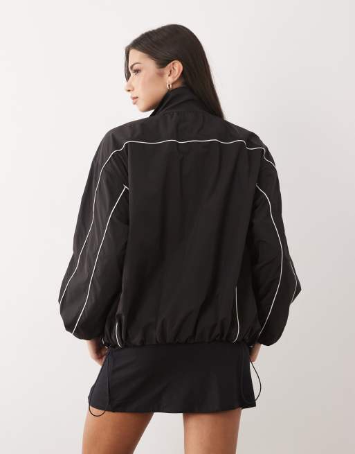 ASOS DESIGN - Giacca sportiva oversize nera e bianca con profili a contrasto e fondo a palloncino, 3 di 4