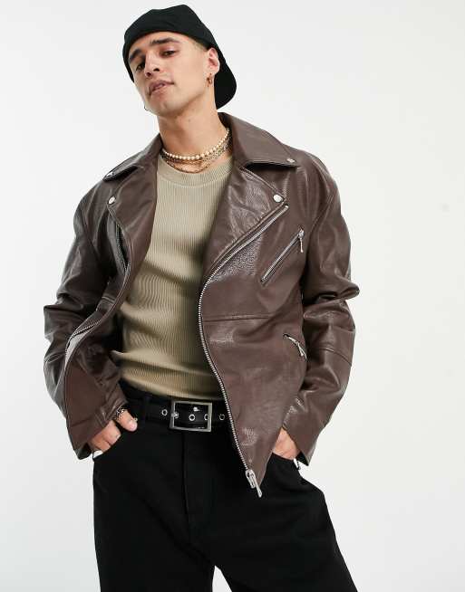 ASOS DESIGN - Giacca stile motociclista marrone in pelle sintetica