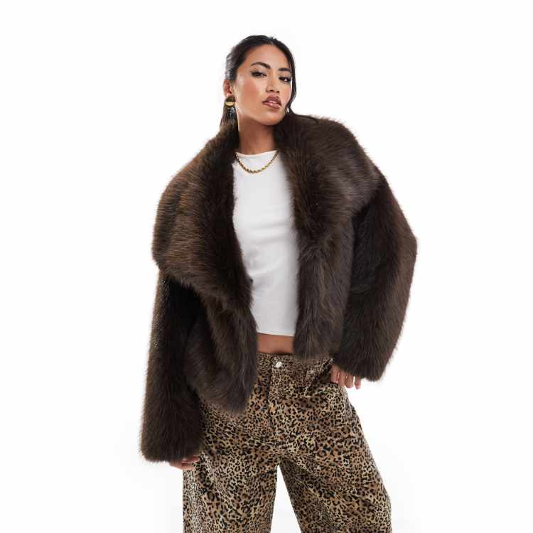 ASOS DESIGN Giacca taglio corto in pelliccia sintetica marrone con bordi a contrasto