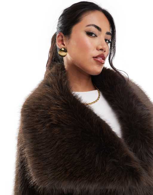 ASOS DESIGN Giacca taglio corto in pelliccia sintetica marrone con bordi a contrasto