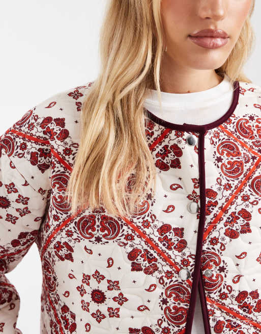 ASOS DESIGN - Giacca trapuntata color crema e rosso con stampa bandana, 3 di 4