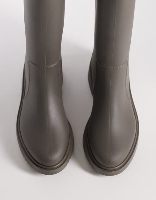 ASOS DESIGN Gigi gumboots in khaki, 3 of 4