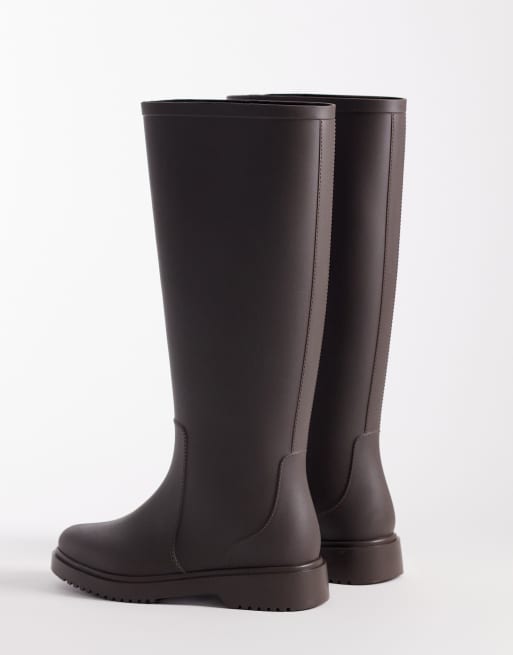 ASOS DESIGN – Gigi – Mörkt chokladbruna gummistövlar, 3 av 4