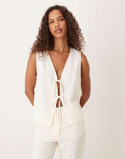 ASOS DESIGN - Gilet allacciato sul davanti in misto lino color avorio in coordinato