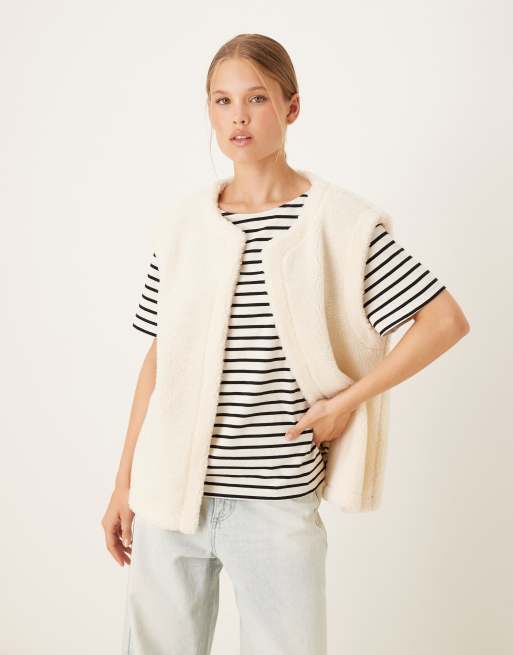 ASOS DESIGN - Gilet color crema in pile borg