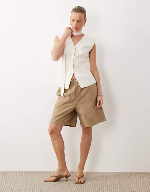 ASOS DESIGN - Gilet de tailleur long ajusté avec hanches moulées et foulard - Crème, 2 de 4