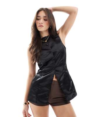 ASOS DESIGN - Gilet de tailleur long en satin à encolure bateau - Noir
