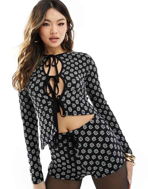 ASOS DESIGN - Gilet d'ensemble asymétrique texturé à fleurs - Noir et blanc