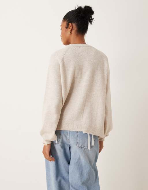ASOS DESIGN - Gilet en maille duveteuse à manches raglan et fleurs artisanales - Écru, 4 de 4