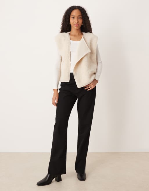ASOS DESIGN - Gilet in pile borg color crema con abbottonatura laterale, 4 di 4