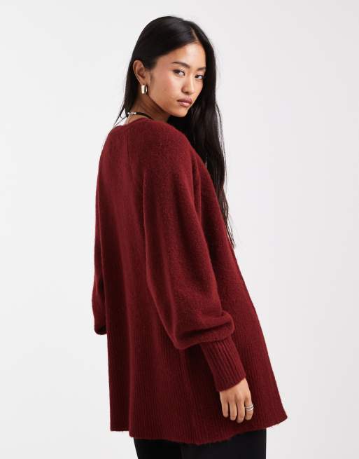 ASOS DESIGN - Gilet long duveteux à col V et détail à la taille - Bordeaux, 2 de 4