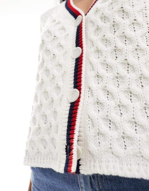 ASOS DESIGN - Gilet met kabels en gekleurd randje in crème, 2 van 4