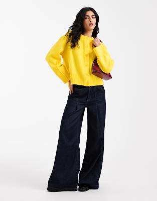 ASOS DESIGN - Gilet ras de cou coupe carrée fendu sur le côté - Jaune