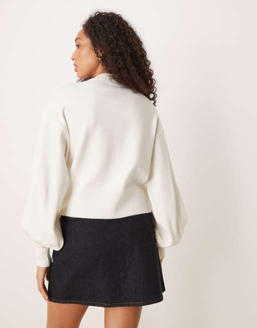 ASOS DESIGN - Gilet ras de cou en maille structurée avec boutons coquillages dorés - Crème, 4 de 4