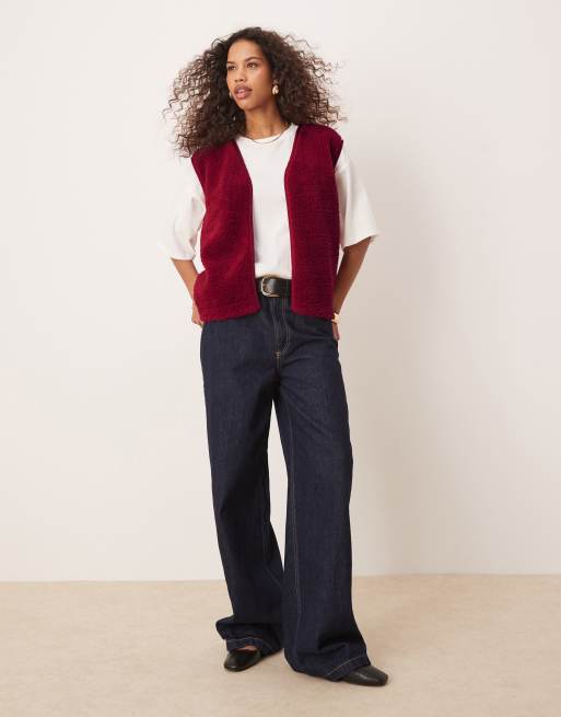 ASOS DESIGN - Gilet sans manches imitation peau de mouton à liserés - Rouge, 2 de 4