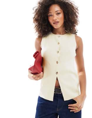 ASOS DESIGN - Gilet strutturato girocollo in maglia color crema con bottoni oro - view 1