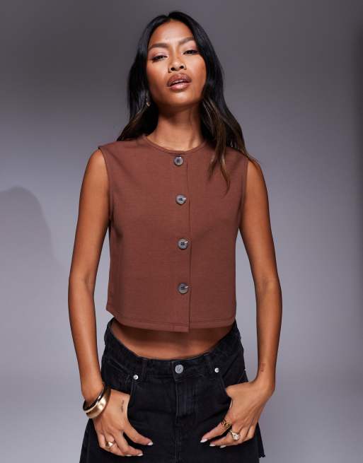 ASOS DESIGN - Gilet taglio corto squadrato marrone con spalline ampie