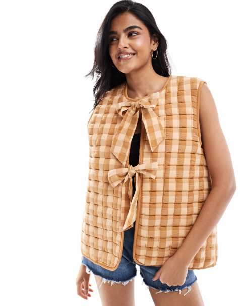 ASOS DESIGN - Gilet trapuntato marrone a quadretti con fiocchi - view 1